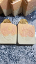 Load image into Gallery viewer, Apricot &amp; Honey soap bar
